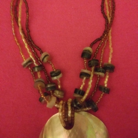 J388 Goldtone Shell Statement - Picture 4 of 7